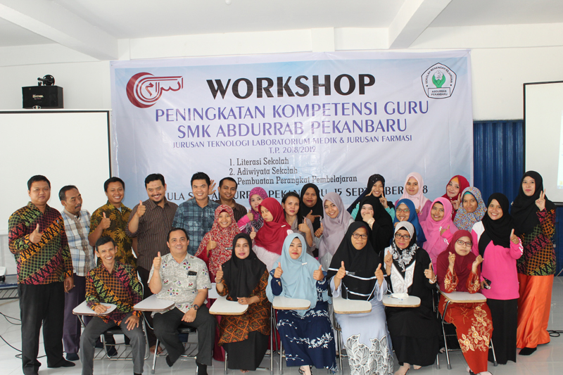 40-upgrade-knowledge-smk-abdurrab-gelar-workshop-peningkatan-kompetensi-guru