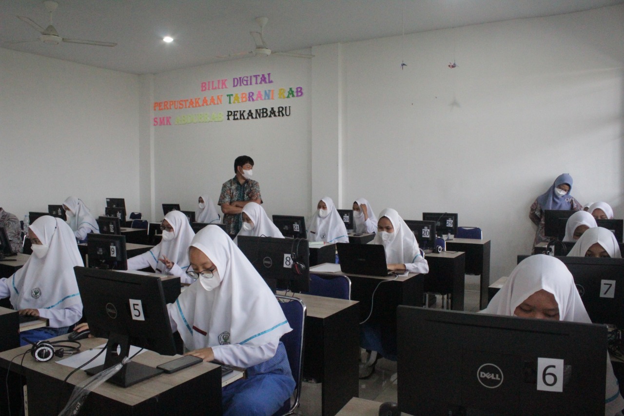 311-smk-abdurrab-pekanbaru-melaksanakan-ujicoba-aplikasi-asesment-bakat-dan-minat