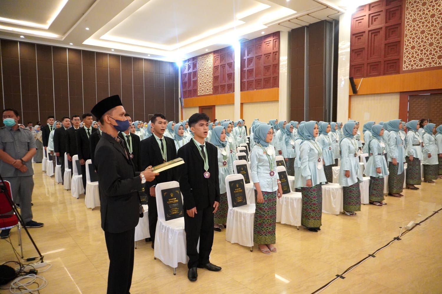 320-asisten-tenaga-kesehatan-smk-abdurrab-pekanbaru-resmi-dilantik