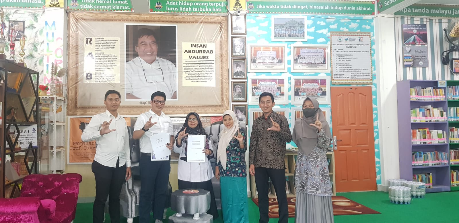 379-kunjungan-dan-menjalin-kerjasama-perpustakaan-sd-negeri-193-pekanbaru-dengan-perpustakaan-tabrani-rab-smk-abdurrab-pekanbaru