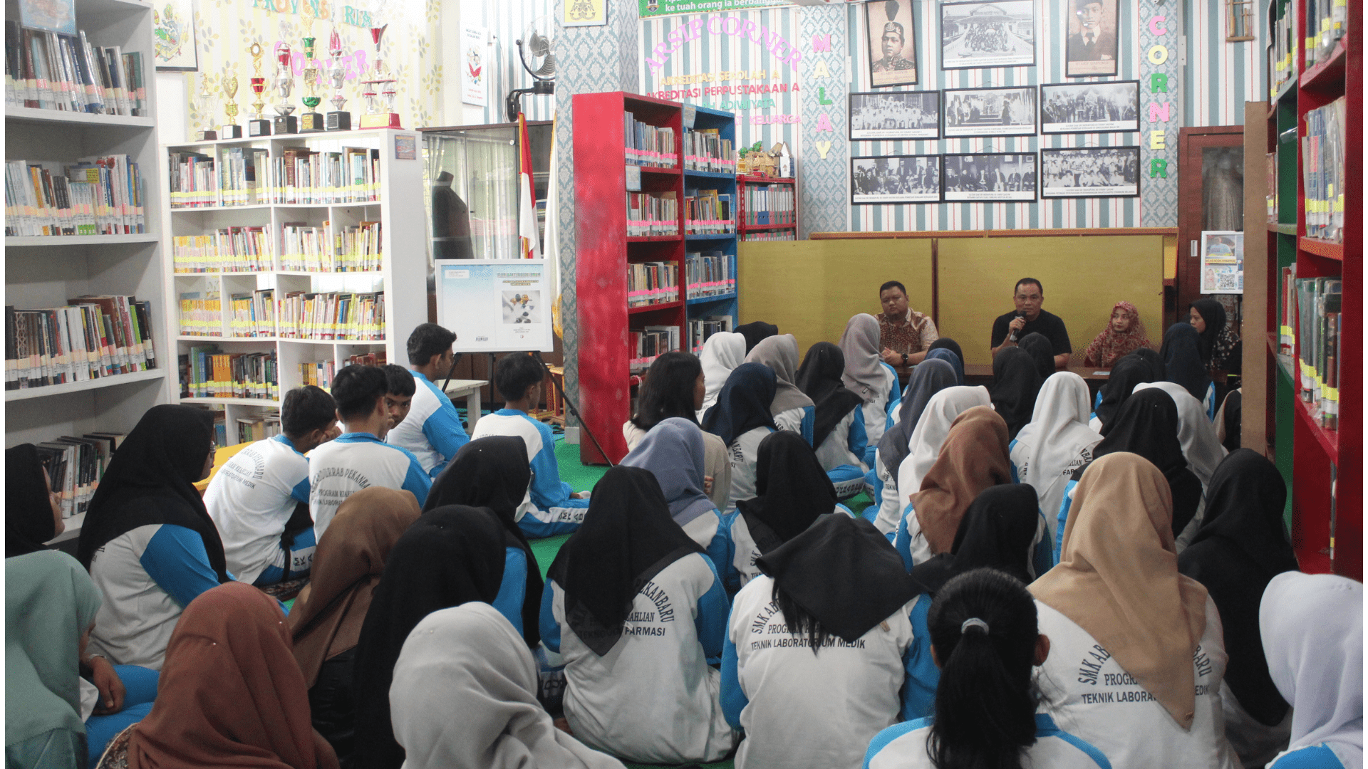 600-sosialisasi-pelaksanaan-anbk-di-smk-abdurrab-pekanbaru