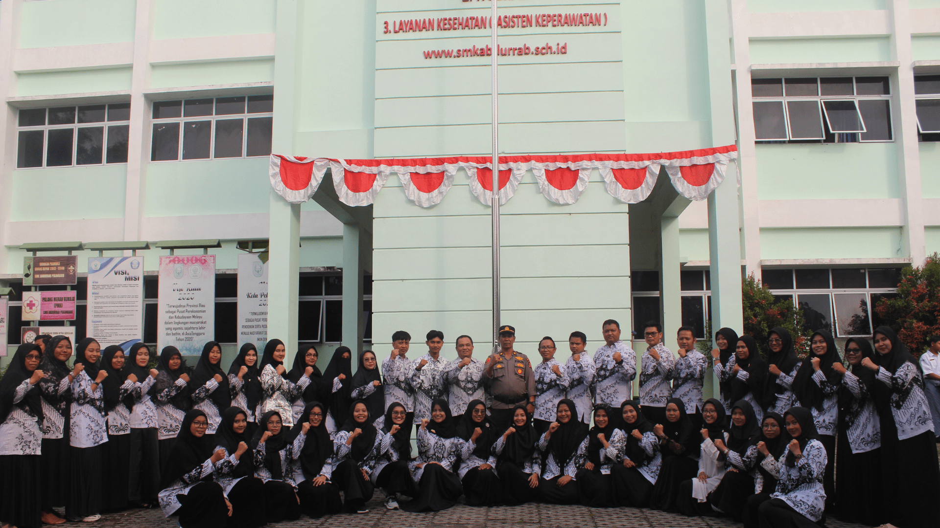 601-smk-abdurrab-menggelar-perayaan-hari-ulang-tahun-hut-kemerdekaan-republik-indonesia-ri-ke-79