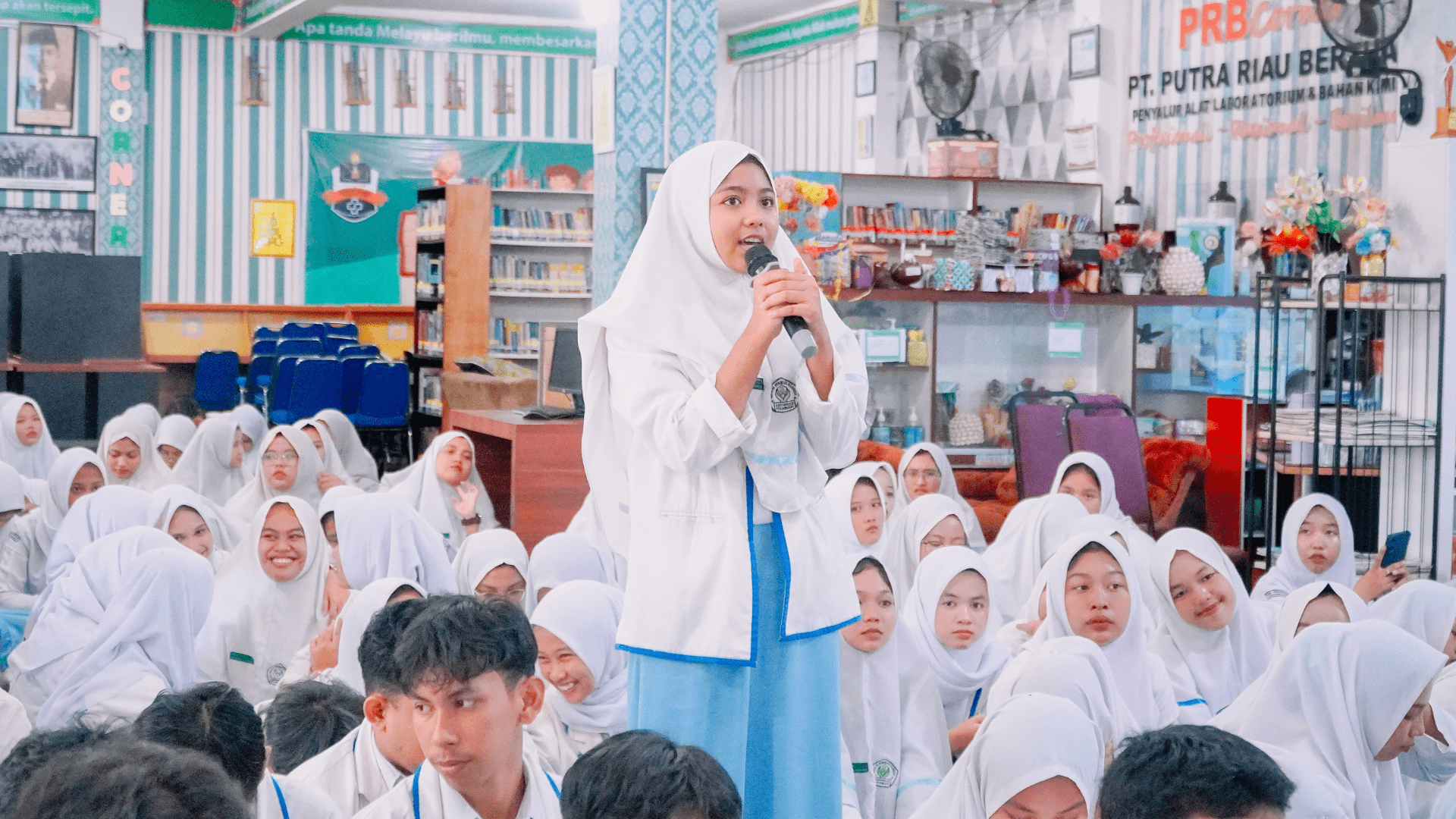 622-kegiatan-penyuluhan-dan-bimbingan-jabatan-siswa-siswi-kelas-xii-smk-abdurrab-pekanbaru